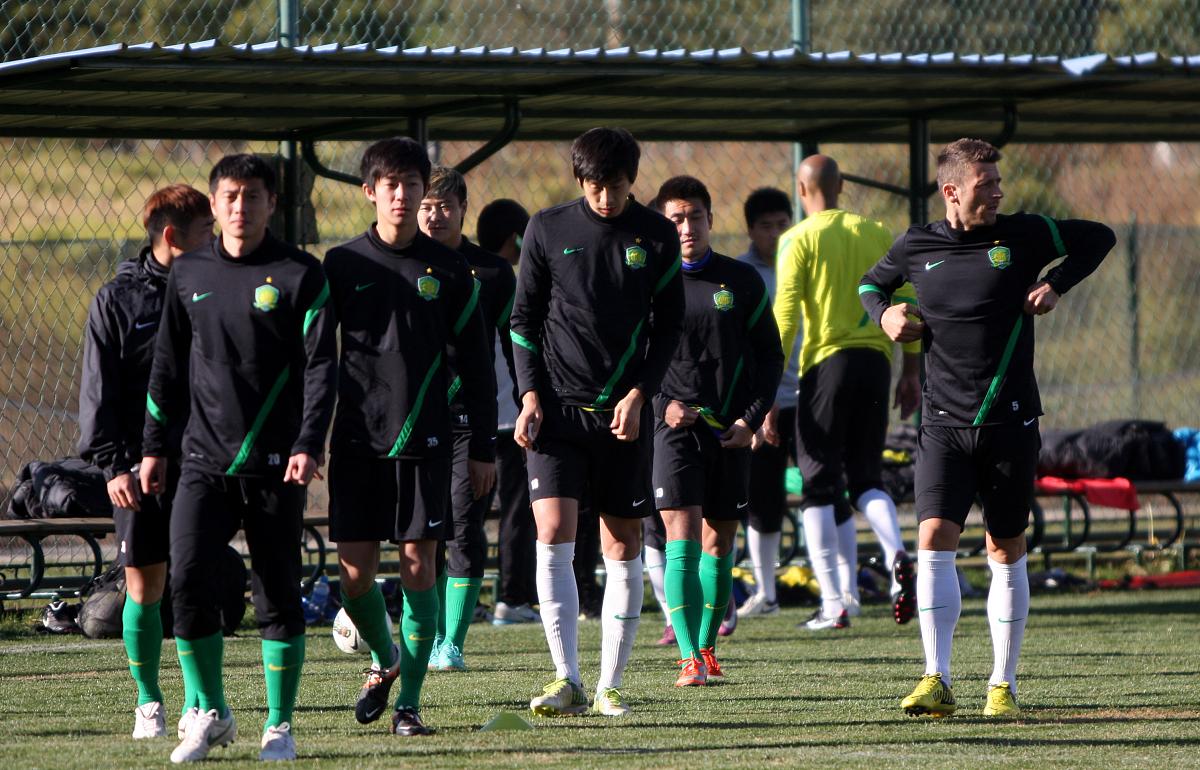 瑞士足球学院举办青少年足球夏令营