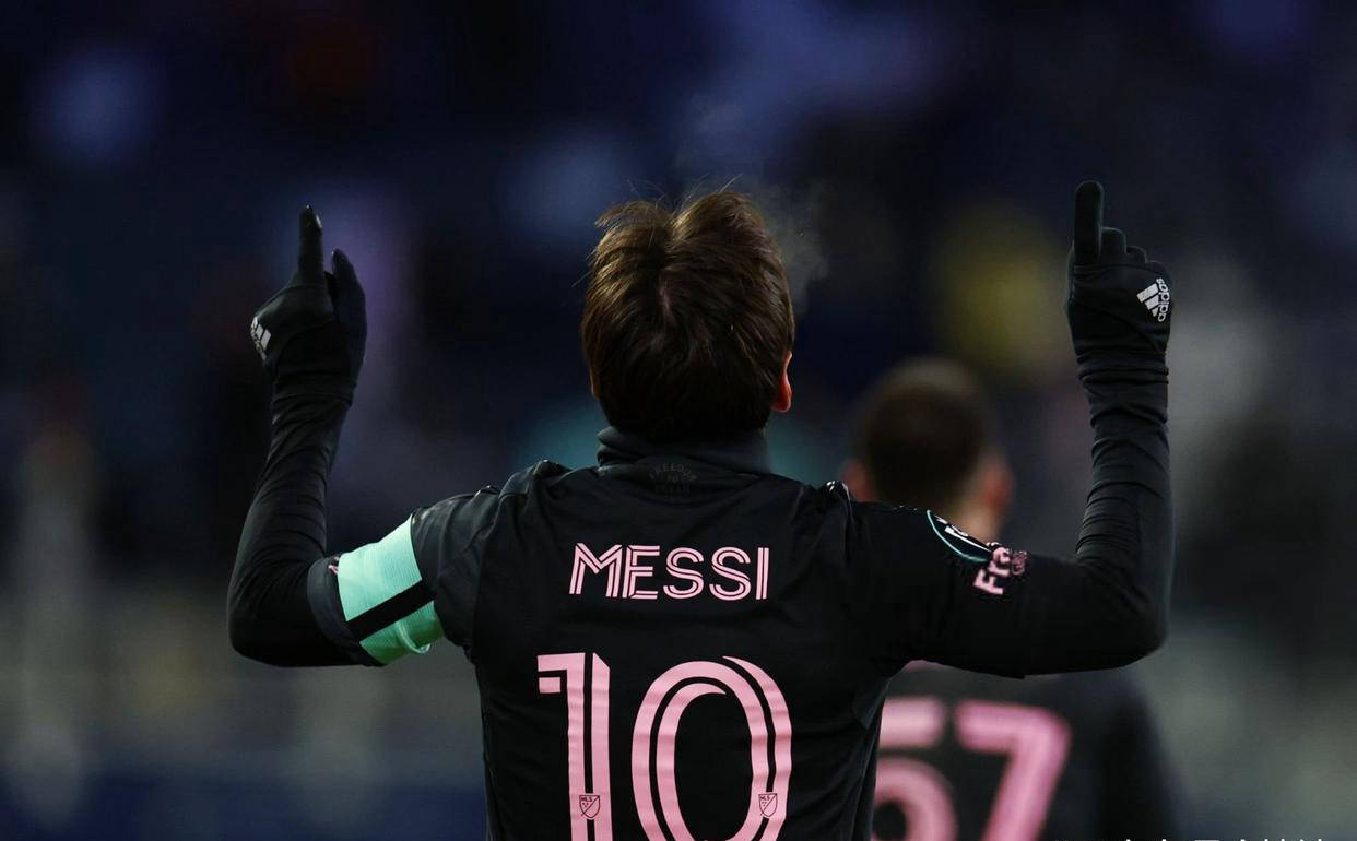 南美巨星加盟大联盟激动球迷