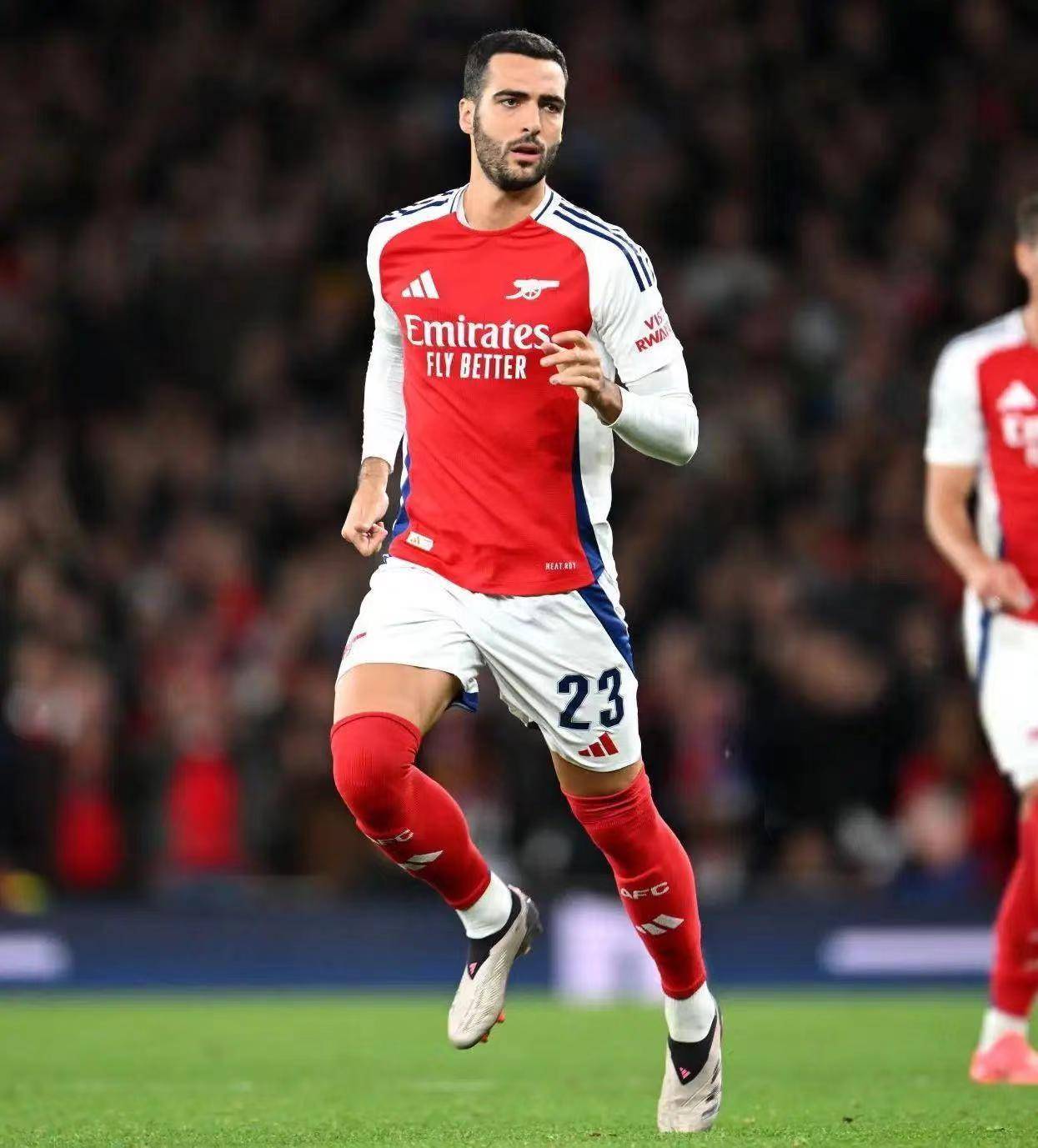 阿森纳前锋犀利进球，助球队轻松获胜的简单介绍