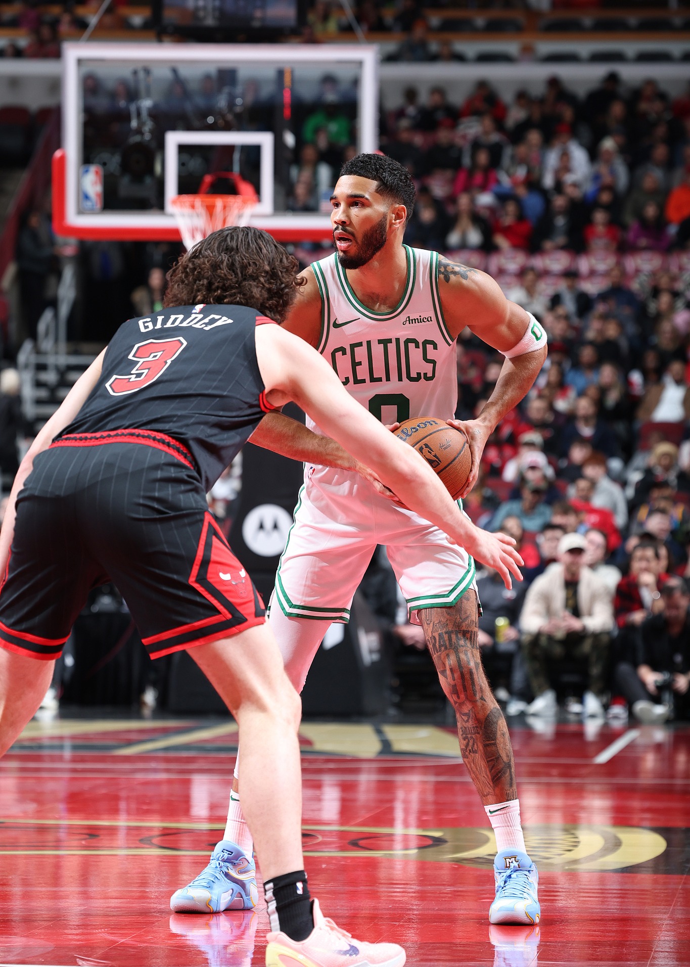 凯尔特人轻松击败公牛，继续领先东部