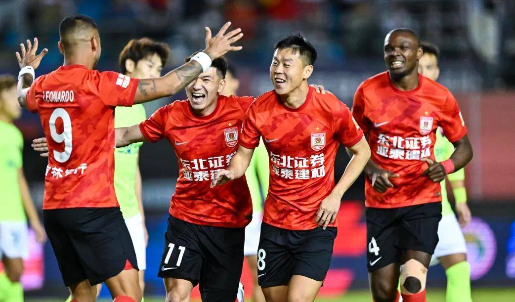 主场作战胜利，球队全队士气高昂