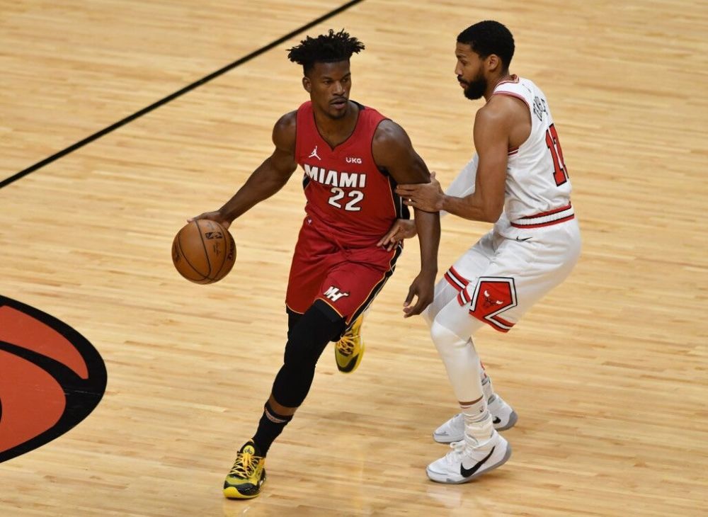 雄狮主场大胜公牛上演逆转